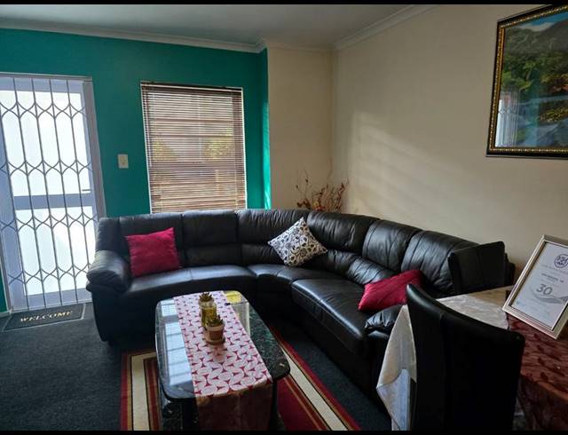 2 BEDROOM APARTMENT FOR SALE IN TOWNSEND ESTATE